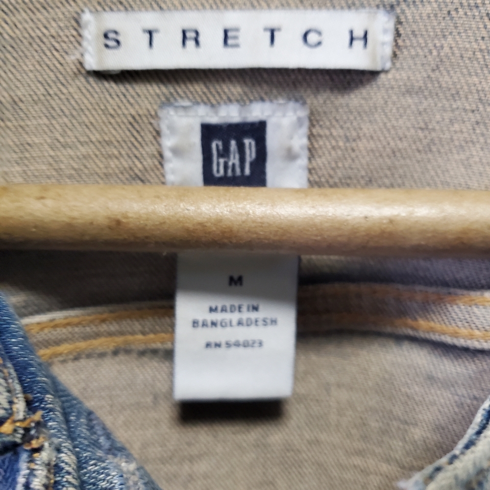Gap Denim Jacket Euc!! Size Medium - image 3